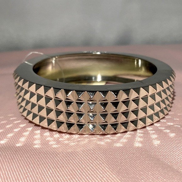 Burberry “Marino” Stud bracelet - Picture 1 of 4